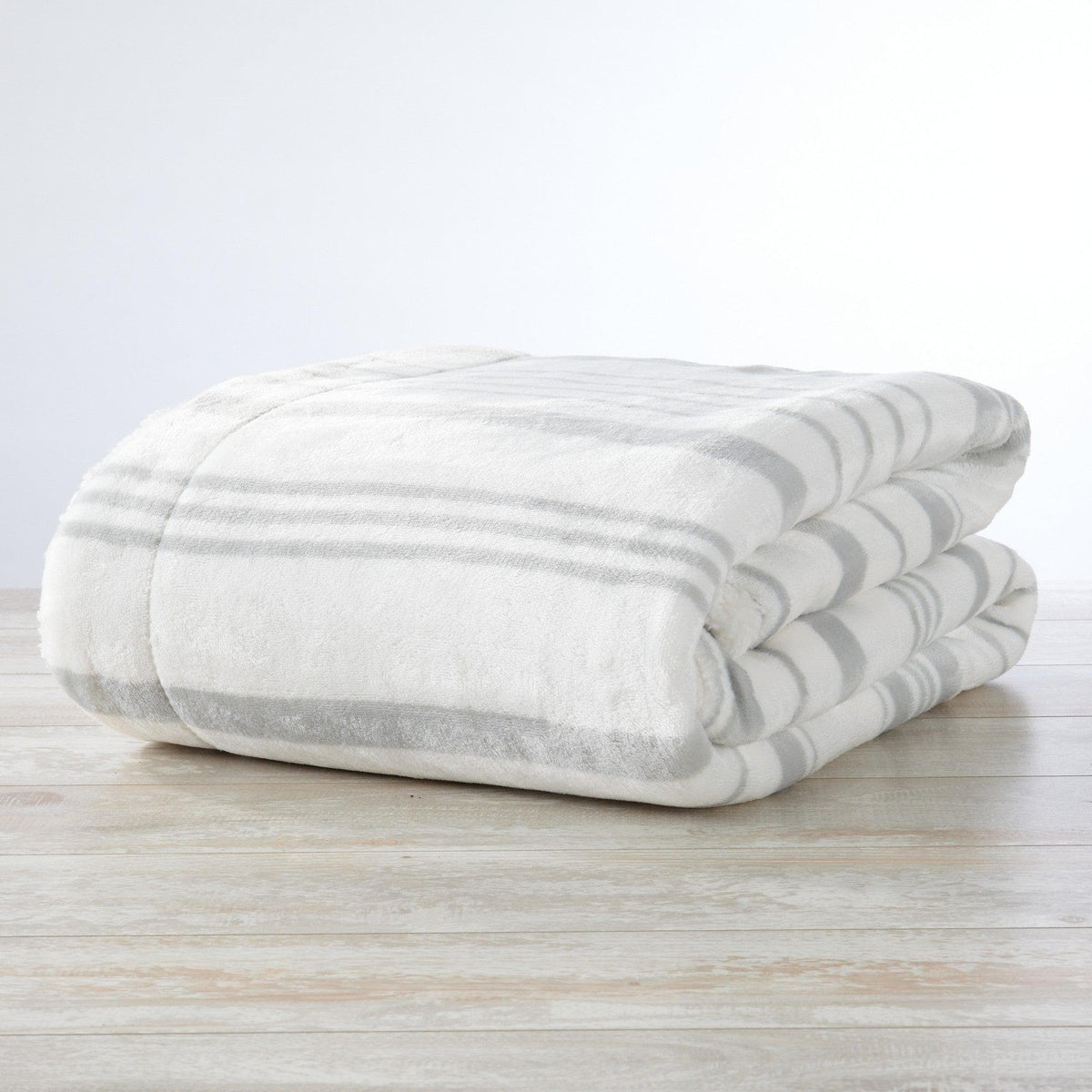 Kinsley Velvet Plush Sherpa Blanket