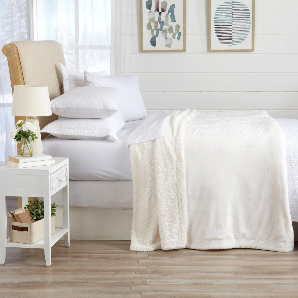 Kinsley Velvet Plush Sherpa Blanket