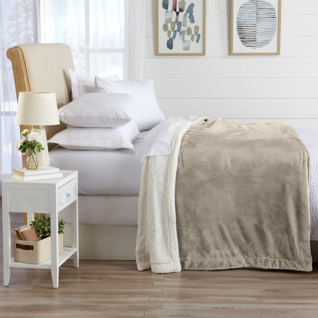 Kinsley Velvet Plush Sherpa Blanket