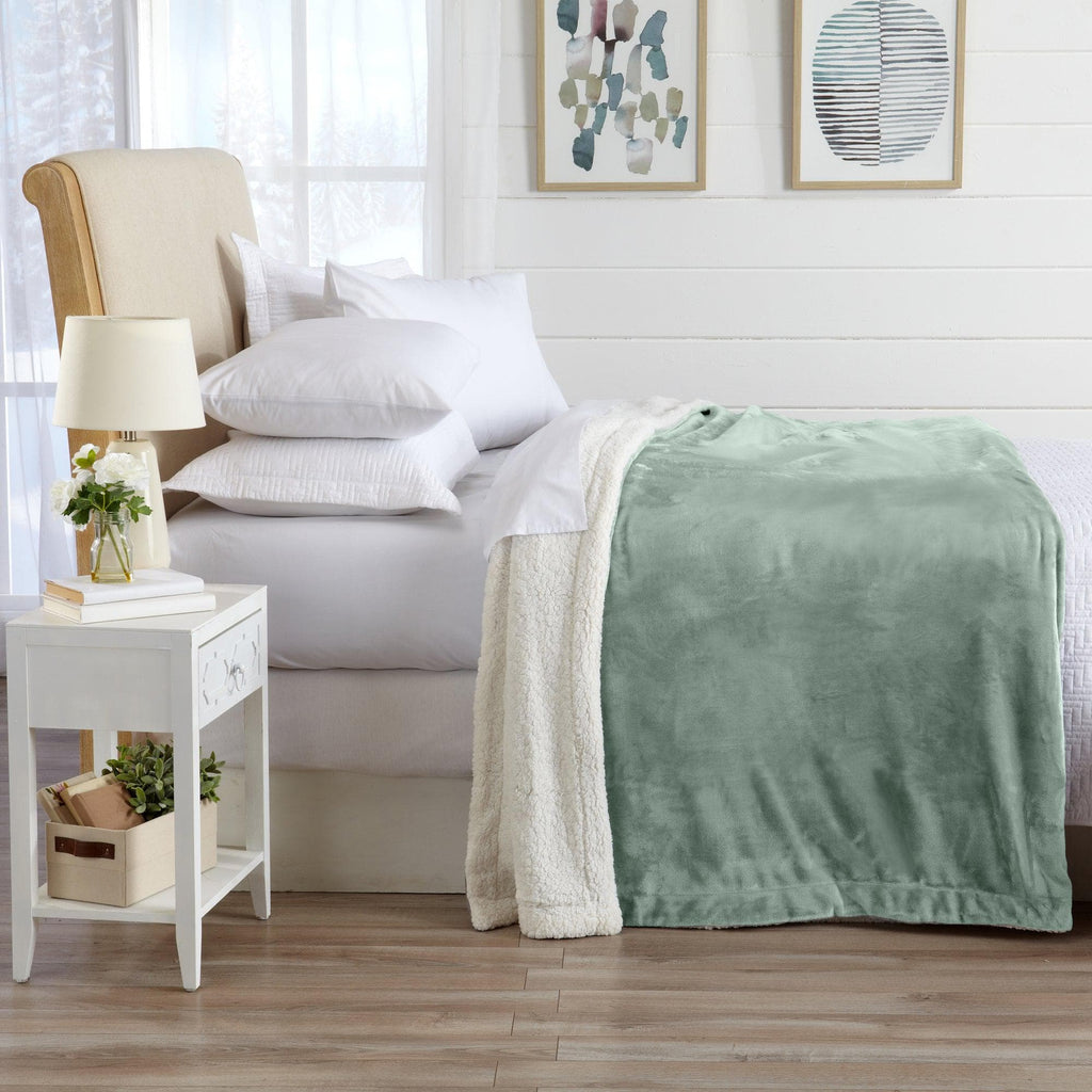 Kinsley Velvet Plush Sherpa Blanket