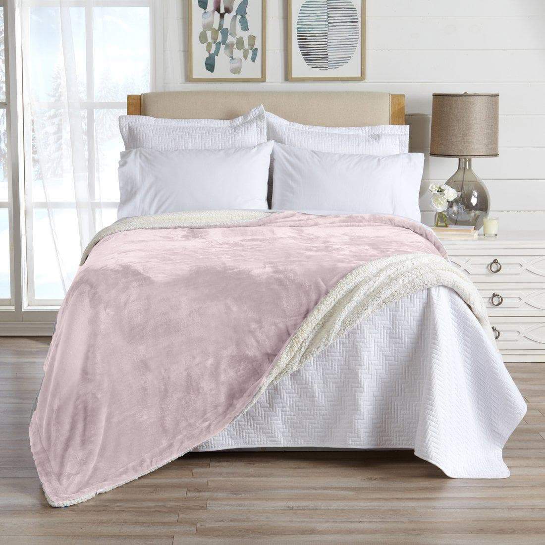 Kinsley Velvet Plush Sherpa Blanket
