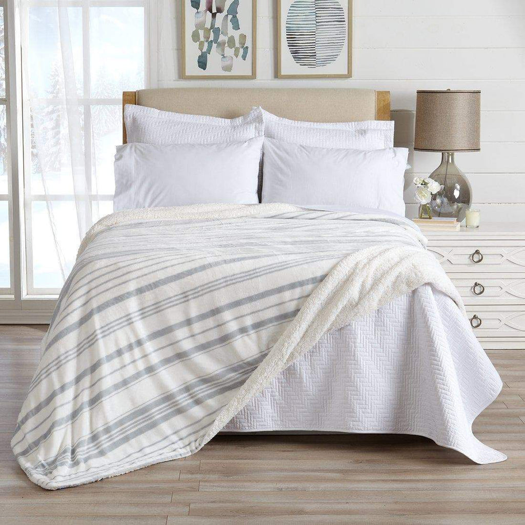 Kinsley Velvet Plush Sherpa Blanket
