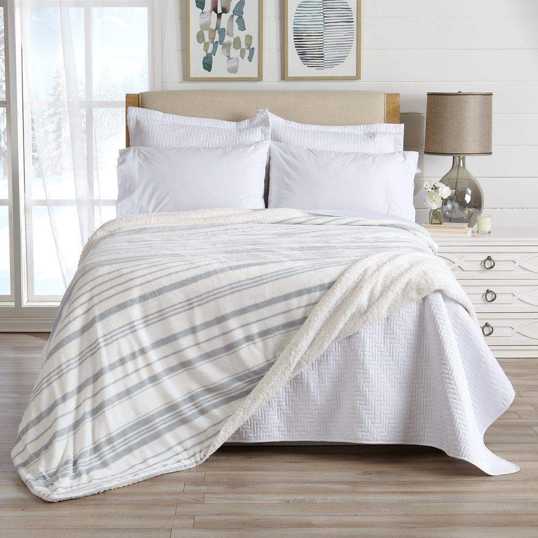 Kinsley Velvet Plush Sherpa Blanket