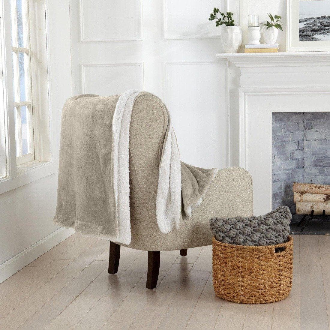 Kinsley Velvet Plush Sherpa Blanket