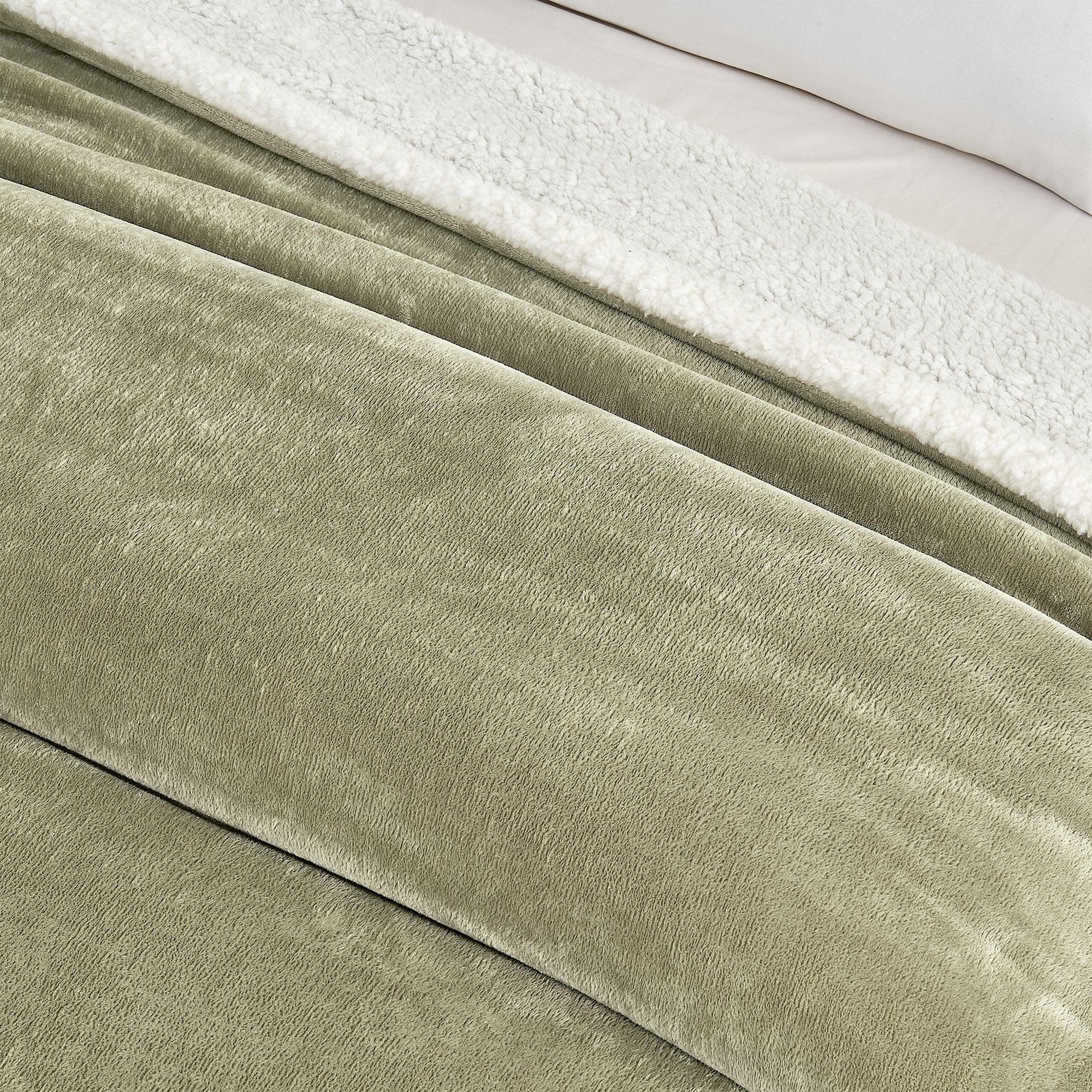 Kinsley Velvet Plush Sherpa Blanket